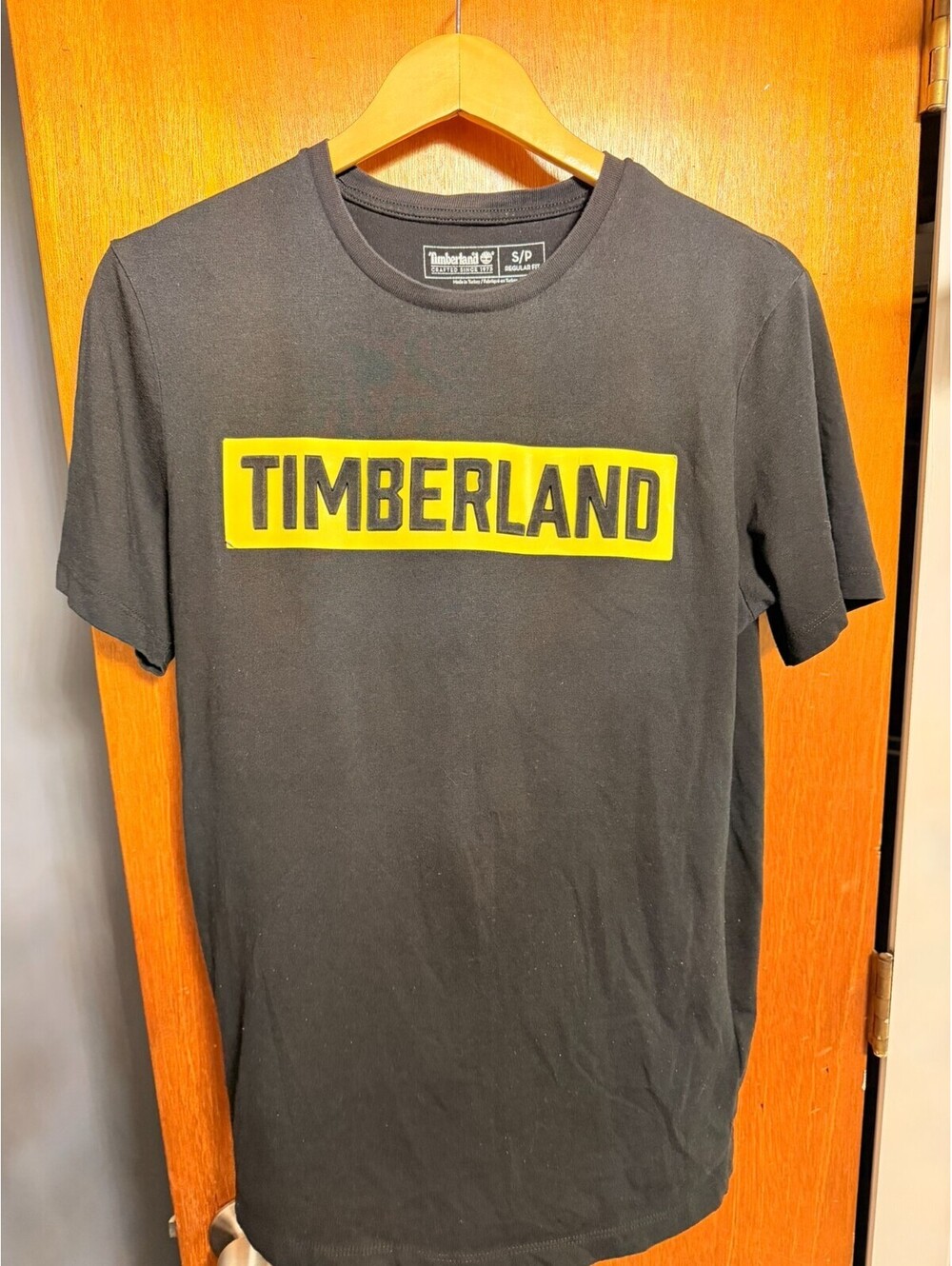 Timberland Men's T-Shirt Center Logo 3D Effect Sz Small Black Cotton Basic Tee